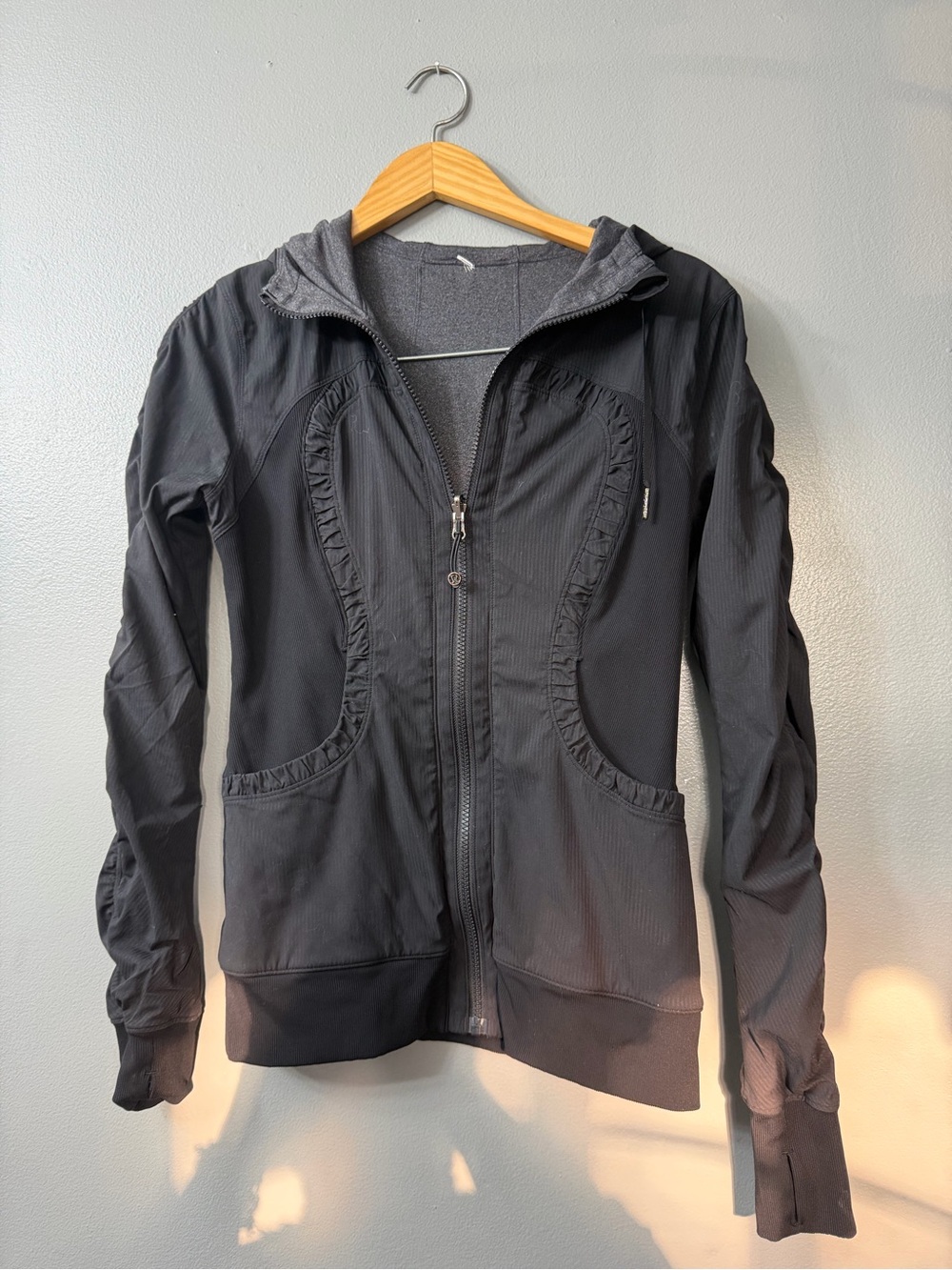 Lululemon Dance Studio Jacket III Reversible a front zip, a hooded jacket 6